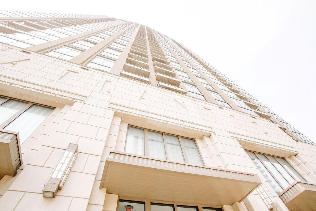 3 bedroom, 3 bathroom, 2,091 sq ft condominium for sale at 270 17th Street 3804, Atlanta, GA 30363 — photo 3