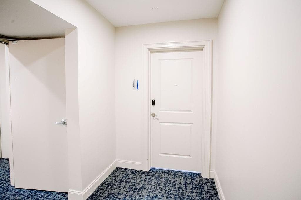 3 bedroom, 3 bathroom, 2,091 sq ft condominium for sale at 270 17th Street 3804, Atlanta, GA 30363 — photo 4