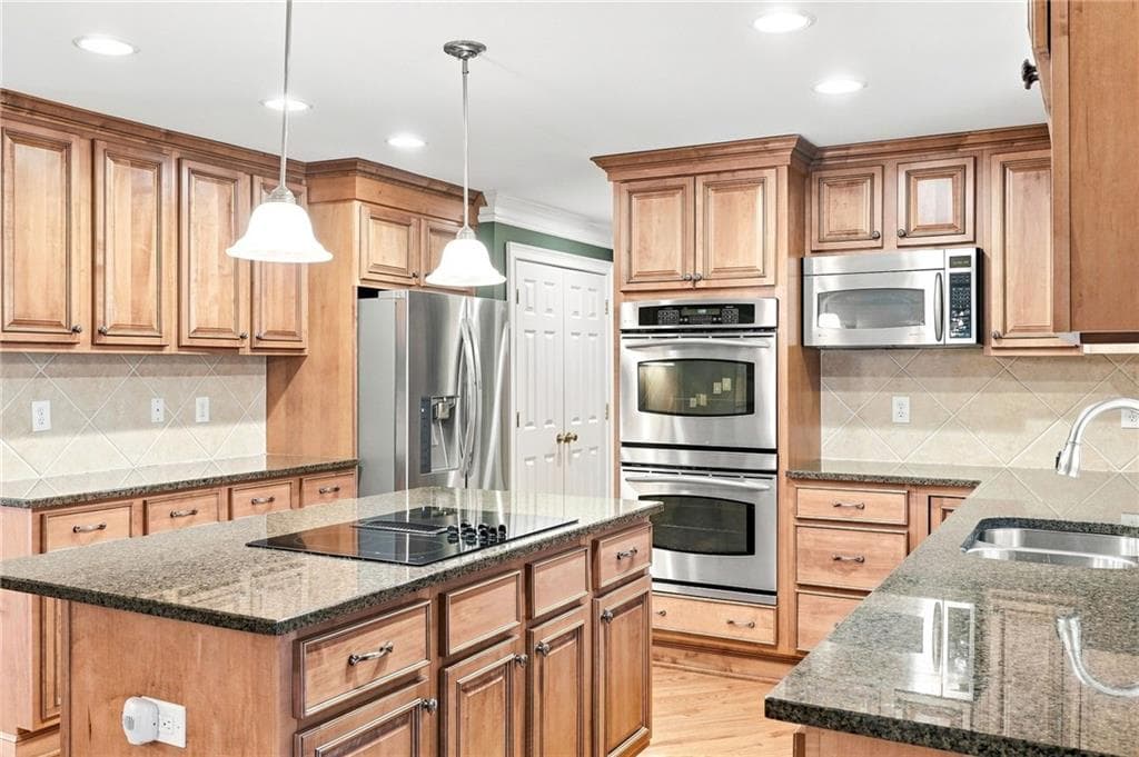 5 bedroom, 4 bathroom, 3,178 sq ft single family residence for sale at 412 Pebblestone Court, Marietta, GA 30067 — photo 4