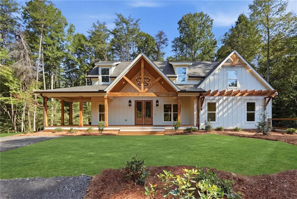 3 bedroom, 2 bathroom, 3,272 sq ft single family residence under contract at 300 Rainmore Drive, Dahlonega, GA 30533 — photo 2