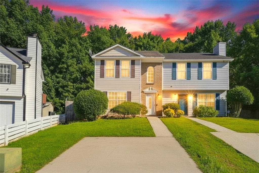 3 bedroom, 3 bathroom, 1,392 sq ft townhouse for sale at 4211 Wingfoot Court, Decatur, GA 30035