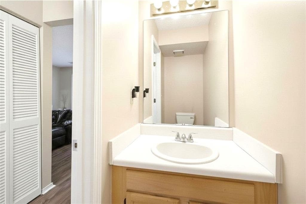 3 bedroom, 3 bathroom, 1,392 sq ft townhouse for sale at 4211 Wingfoot Court, Decatur, GA 30035 — photo 7