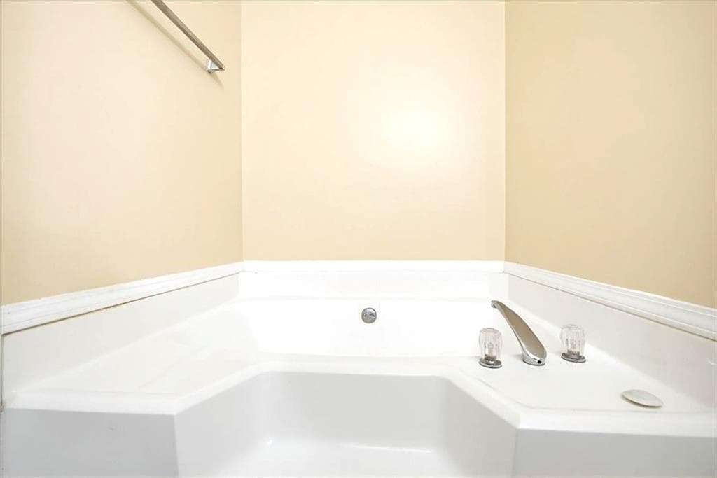 3 bedroom, 3 bathroom, 1,392 sq ft townhouse for sale at 4211 Wingfoot Court, Decatur, GA 30035 — photo 10