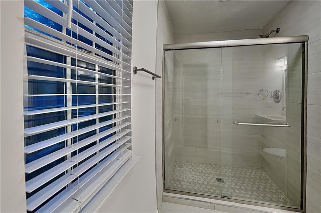 3 bedroom, 3 bathroom, 1,702 sq ft single family residence for rent at 1818 Crescent Hill Drive, Acworth, GA 30102 for $2,150 a month — photo 9