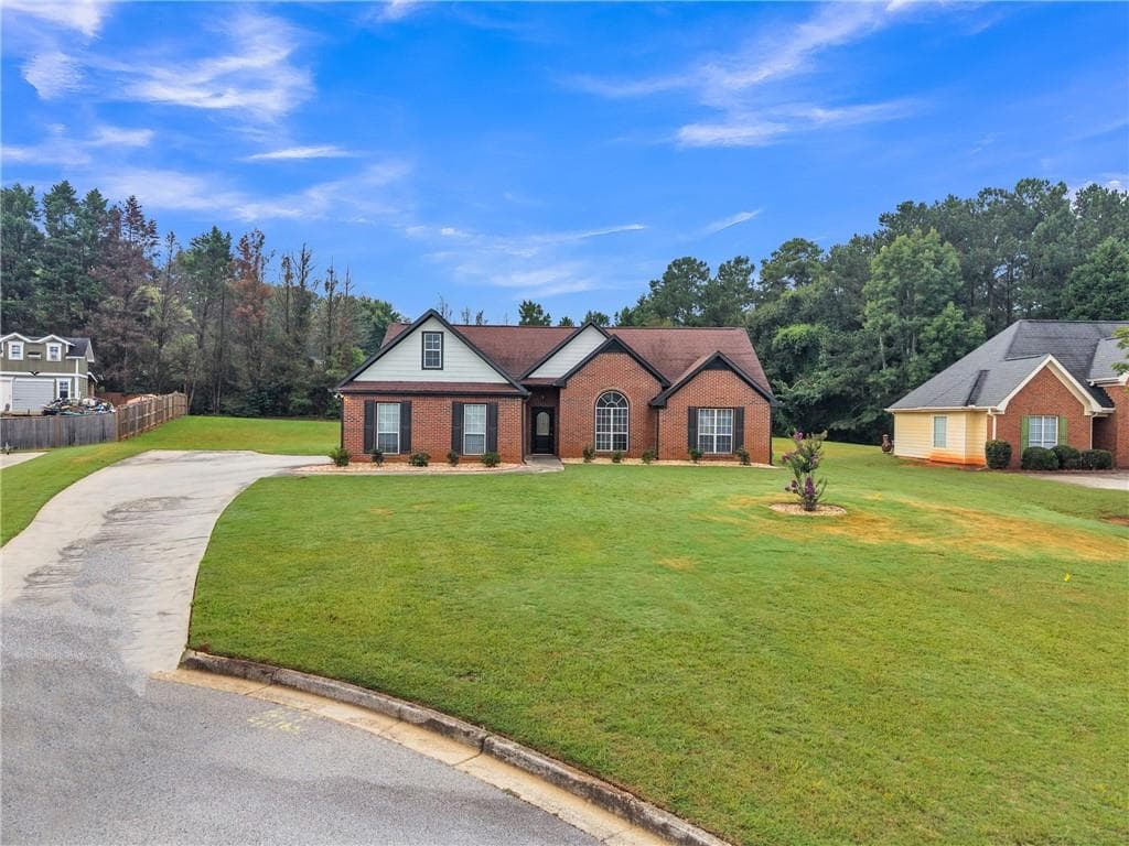 4 bedroom, 2 bathroom, 2,044 sq ft single family residence under contract at 1808 Francon Court, Conyers, GA 30094 — photo 2