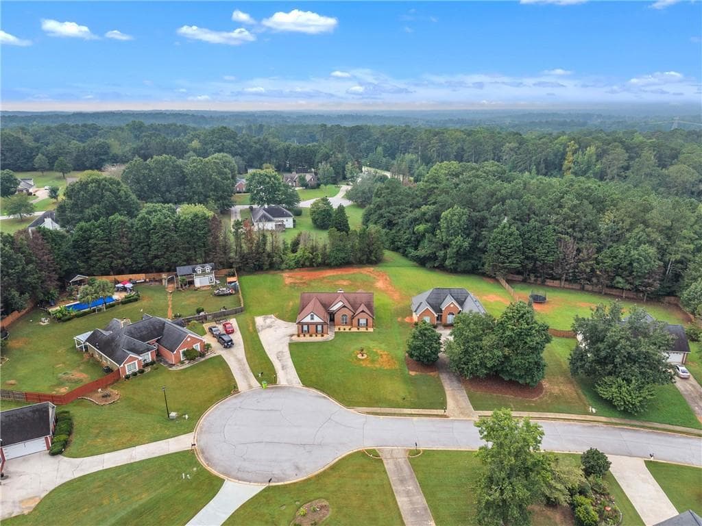 4 bedroom, 2 bathroom, 2,044 sq ft single family residence under contract at 1808 Francon Court, Conyers, GA 30094 — photo 3