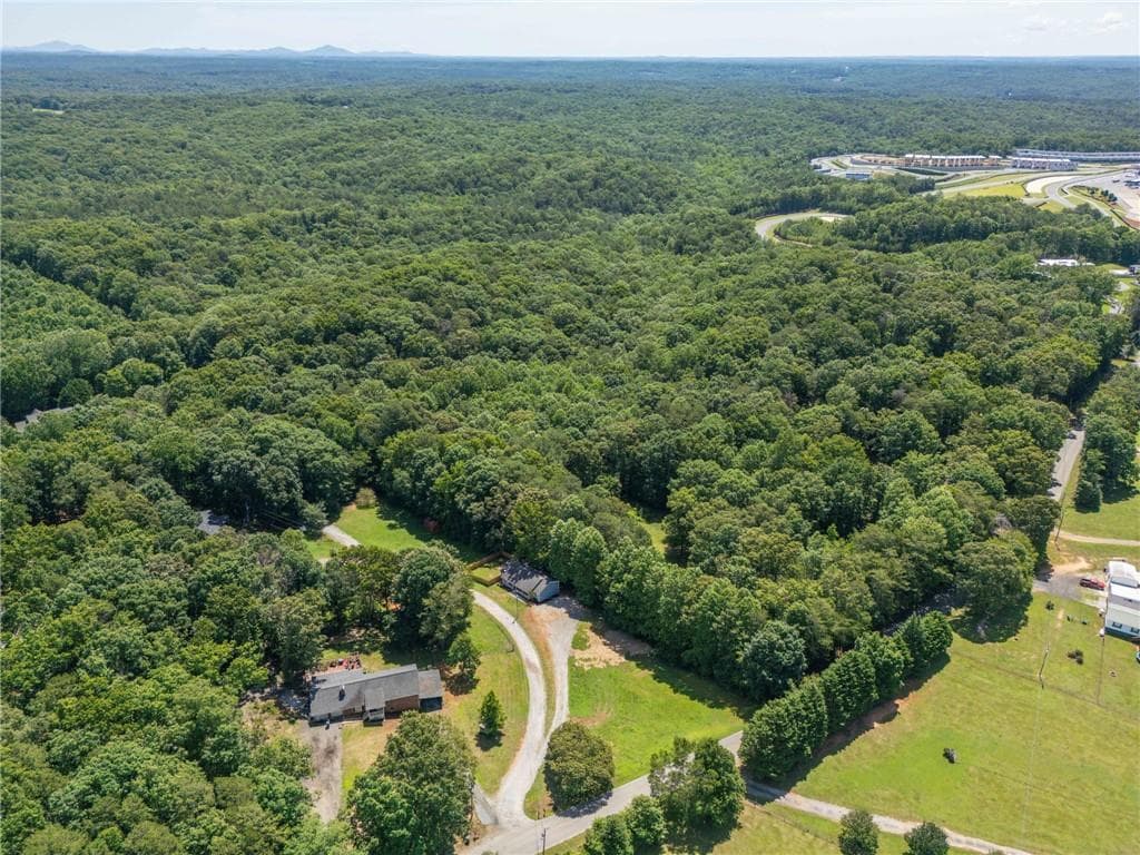 3 bedroom, 2 bathroom, 1,352 sq ft single family residence under contract at 950 Duck Thurmond Road, Dawsonville, GA 30534 — photo 4