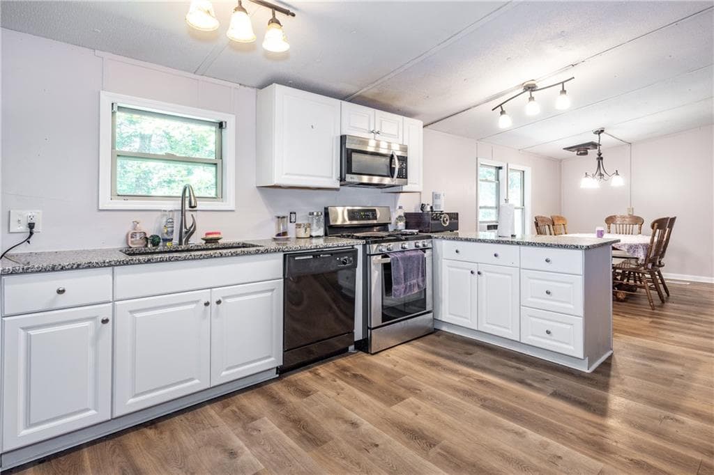 3 bedroom, 2 bathroom, 1,152 sq ft single family residence for sale at 2339 Salem Church Road, Jasper, GA 30143 — photo 7