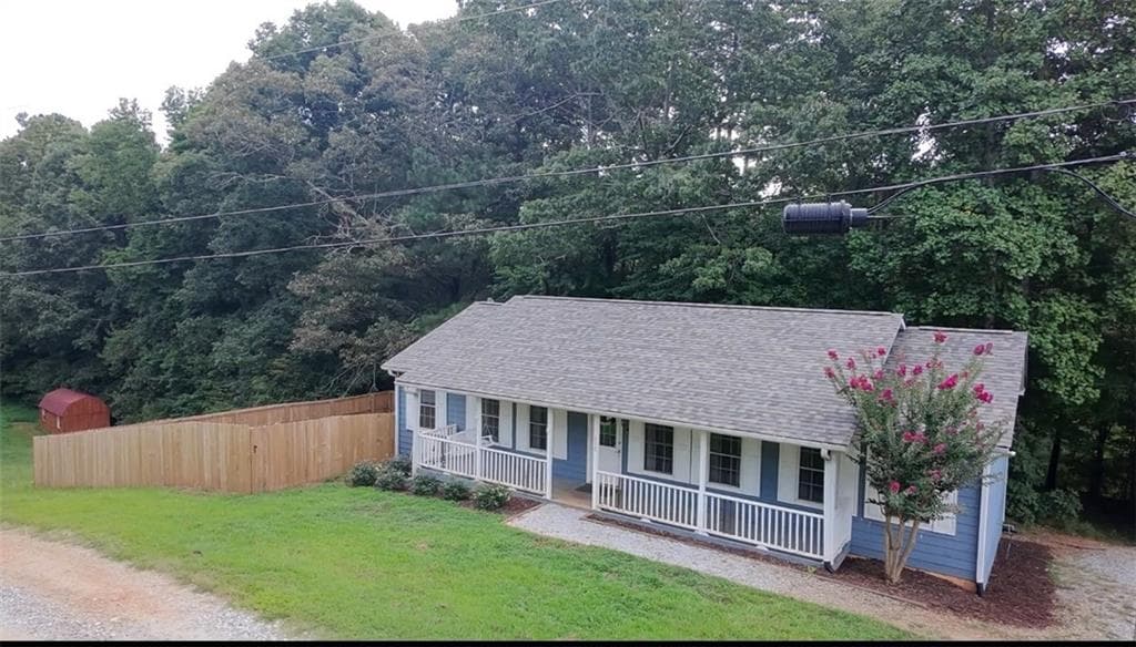 3 bedroom, 2 bathroom, 1,352 sq ft single family residence under contract at 950 Duck Thurmond Road, Dawsonville, GA 30534 — photo 2