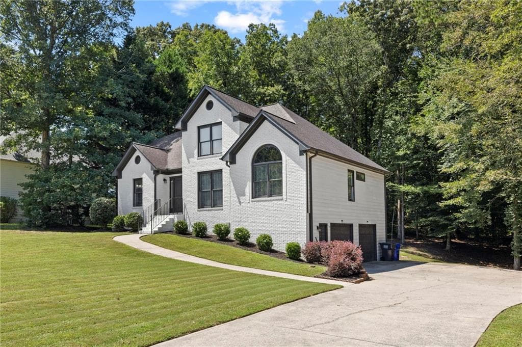 4 bedroom, 4 bathroom, 2,632 sq ft single family residence under contract at 1208 Commonwealth Avenue, Marietta, GA 30064 — photo 2
