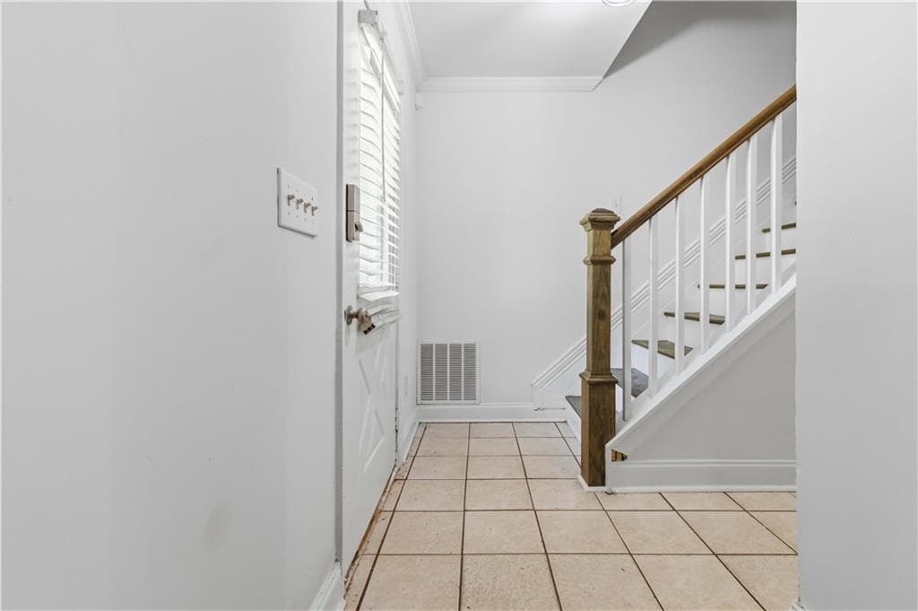 4 bedroom, 3 bathroom, 2,167 sq ft single family residence for sale at 5451 Hedgeflower Court, Stone Mountain, GA 30088 — photo 6