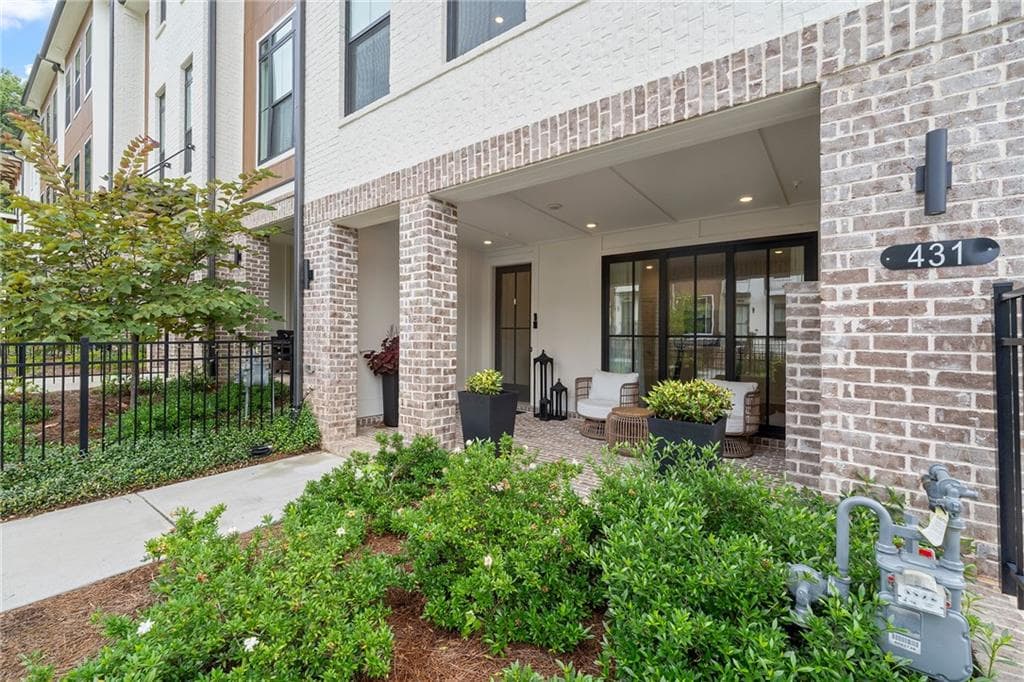 3 bedroom, 3 bathroom, 2,145 sq ft townhouse for sale at 431 Olmstead Way, Alpharetta, GA 30022 — photo 2