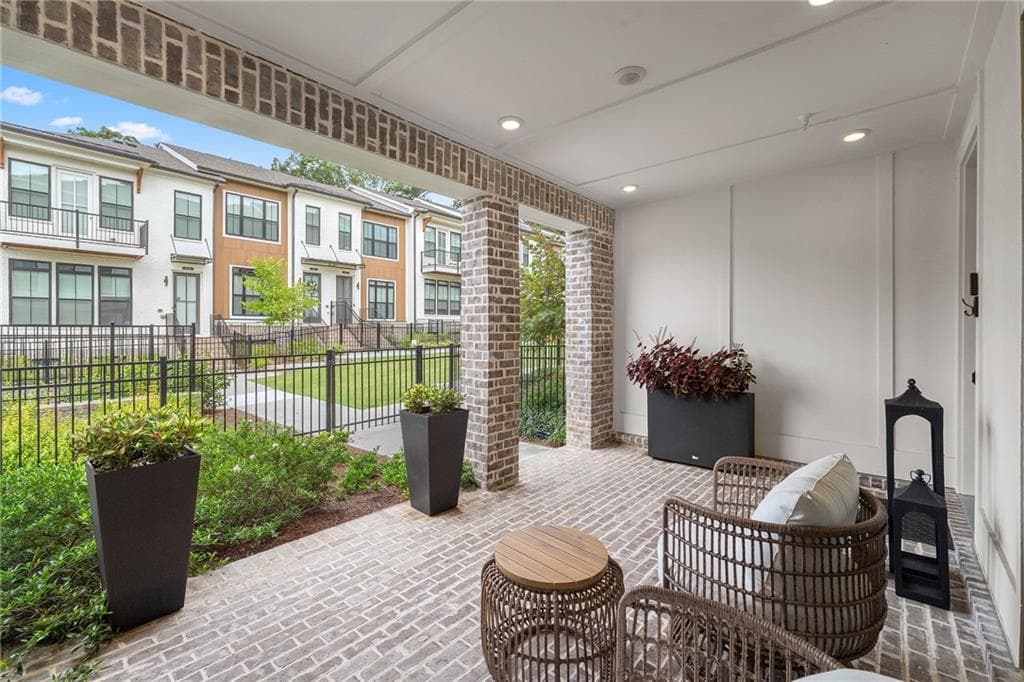 3 bedroom, 3 bathroom, 2,145 sq ft townhouse for sale at 431 Olmstead Way, Alpharetta, GA 30022 — photo 3