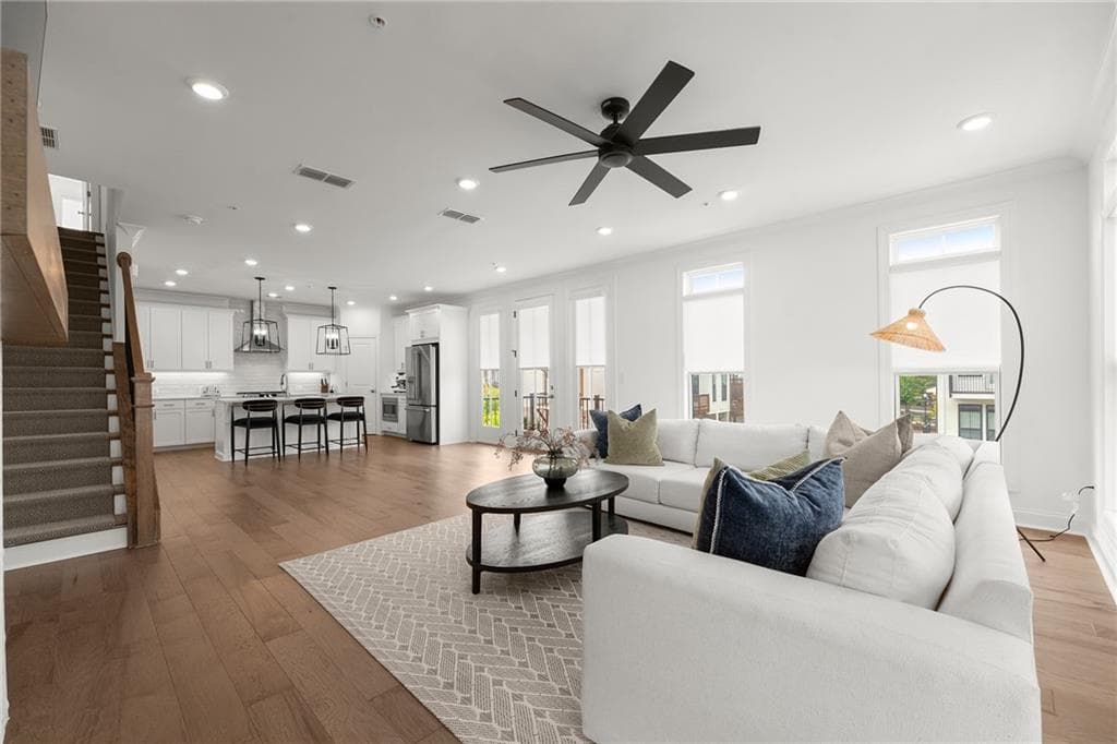 3 bedroom, 3 bathroom, 2,145 sq ft townhouse for sale at 431 Olmstead Way, Alpharetta, GA 30022 — photo 8