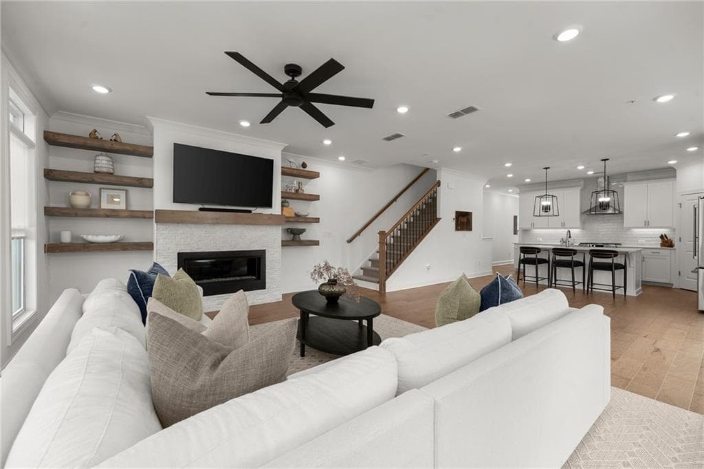 3 bedroom, 3 bathroom, 2,145 sq ft townhouse for sale at 431 Olmstead Way, Alpharetta, GA 30022 — photo 9