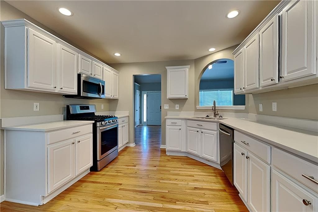 3 bedroom, 3 bathroom, 2,507 sq ft single family residence for rent at 112 Hickory View Lane, Acworth, GA 30101 for $2,375 a month — photo 4