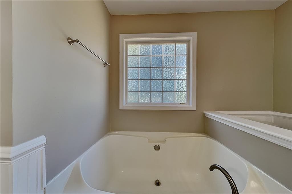 3 bedroom, 3 bathroom, 2,507 sq ft single family residence for rent at 112 Hickory View Lane, Acworth, GA 30101 for $2,375 a month — photo 9
