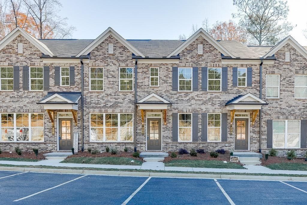 2 bedroom, 3 bathroom, 1,296 sq ft condominium for rent at 375 Collins Industrial Way, Lawrenceville, GA 30043 for $2,250 a month — photo 1 of 24
