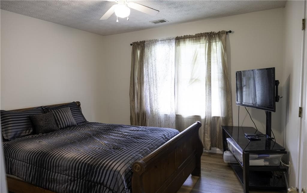 3 bedroom, 2 bathroom, 1,382 sq ft single family residence for sale at 4311 SE Derbyshire Trace, Conyers, GA 30094 — photo 10
