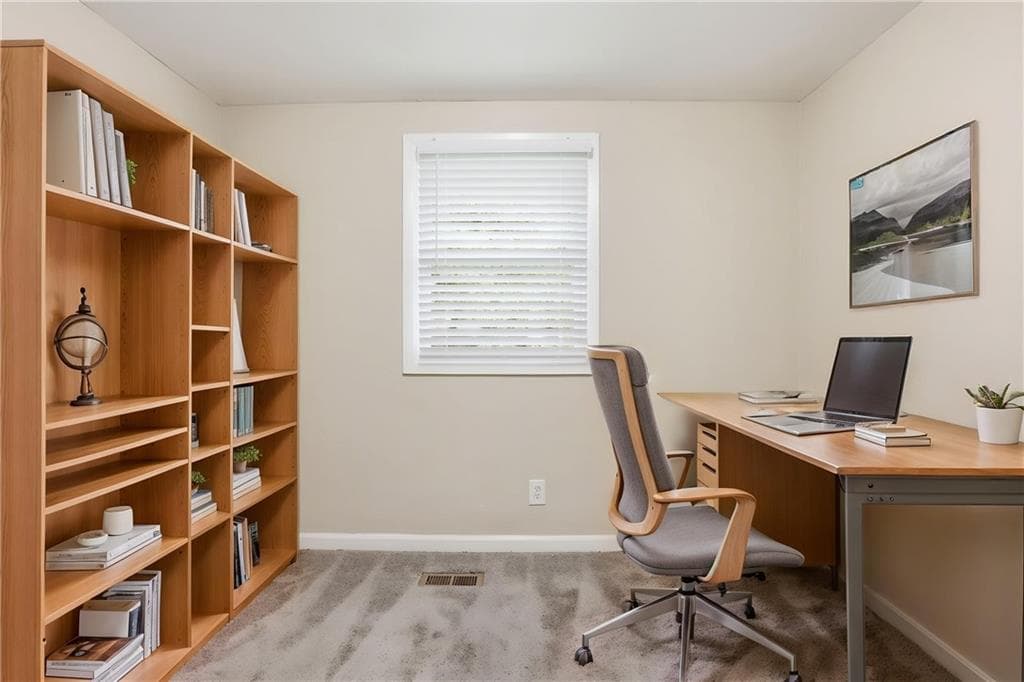 3 bedroom, 1 bathroom, 1,000 sq ft single family residence for sale at 815 Bonneville Terrace, Atlanta, GA 30331 — photo 5