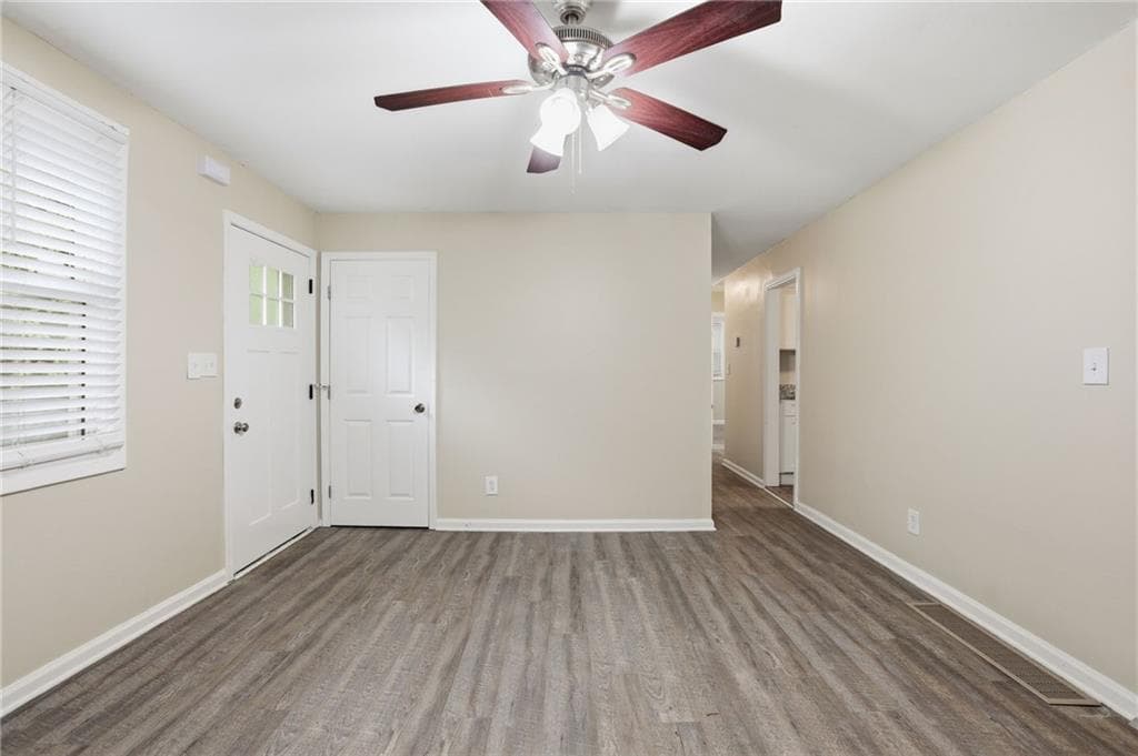 3 bedroom, 1 bathroom, 1,000 sq ft single family residence for sale at 815 Bonneville Terrace, Atlanta, GA 30331 — photo 8
