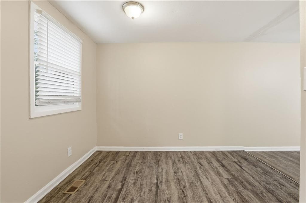 3 bedroom, 1 bathroom, 1,000 sq ft single family residence for sale at 815 Bonneville Terrace, Atlanta, GA 30331 — photo 10
