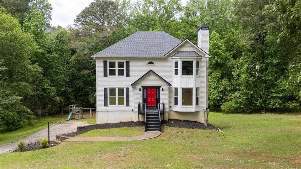 3 bedroom, 3 bathroom, 2,503 sq ft single family residence under contract at 105 Stafford Court, Fayetteville, GA 30215