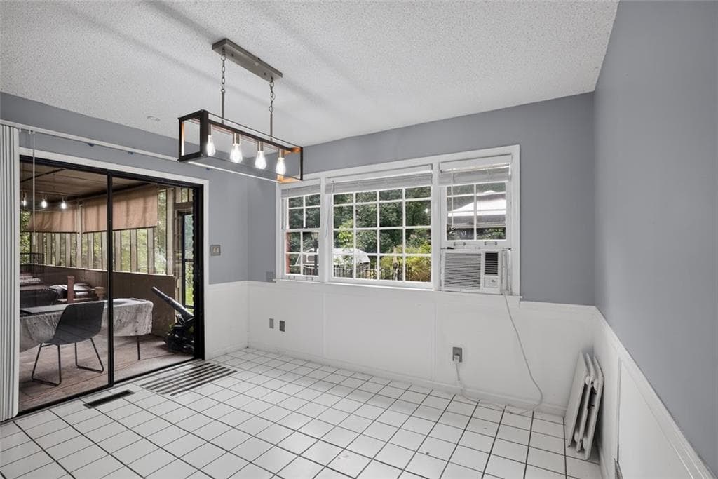 4 bedroom, 3 bathroom, 3,328 sq ft single family residence for sale at 370 Devilla Trace, Fayetteville, GA 30214 — photo 9