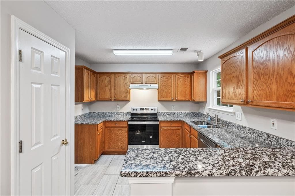 3 bedroom, 3 bathroom, 2,843 sq ft single family residence for rent at 5849 Amerson Lane, Ellenwood, GA 30294 for $2,400 a month — photo 10