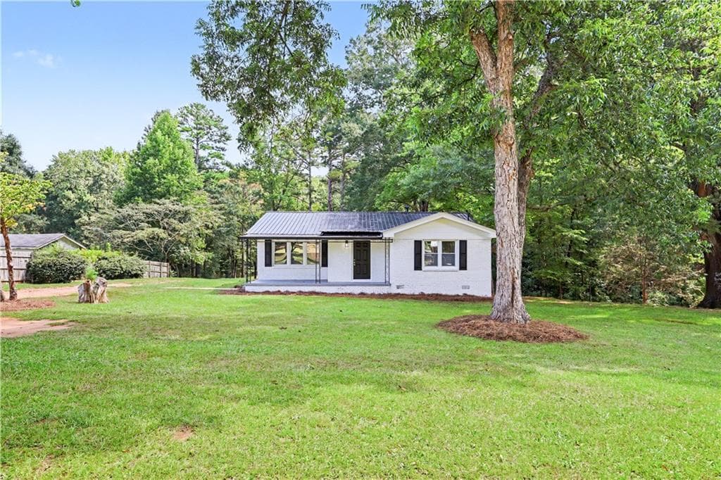3 bedroom, 2 bathroom, 1,398 sq ft single family residence for sale at 25 Mimosa Road, Covington, GA 30016