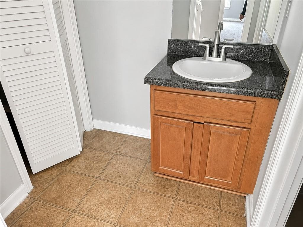 1 bedroom, 2 bathroom, 972 sq ft townhouse for sale at 1660 Stanton Rd 3E, Atlanta, GA 30311 — photo 7