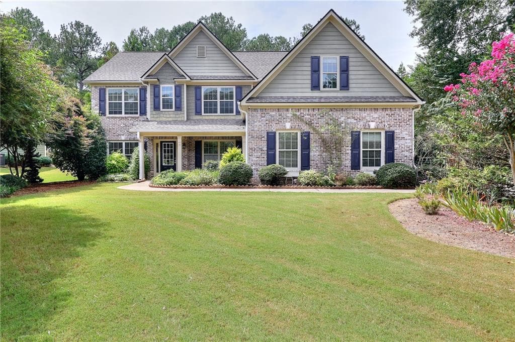 5 bedroom, 3 bathroom, 2,848 sq ft single family residence under contract at 1718 Lakeland Lane, Monroe, GA 30656 — photo 2