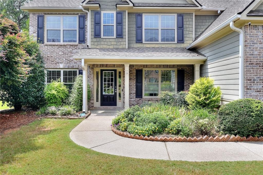 5 bedroom, 3 bathroom, 2,848 sq ft single family residence under contract at 1718 Lakeland Lane, Monroe, GA 30656 — photo 4