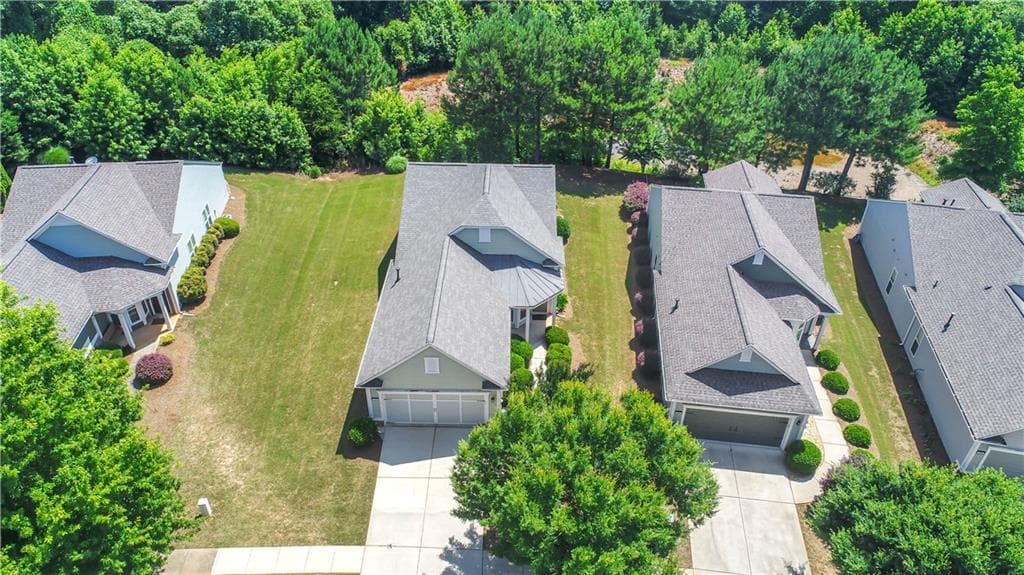 2 bedroom, 2 bathroom, 1,419 sq ft single family residence for sale at 329 Sandy Springs Drive, Griffin, GA 30223