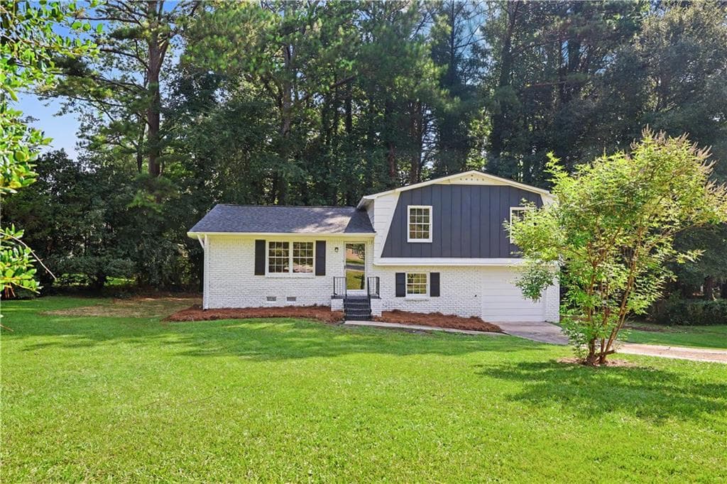4 bedroom, 3 bathroom, 1,776 sq ft single family residence for sale at 6200 Auburn Drive, Riverdale, GA 30296
