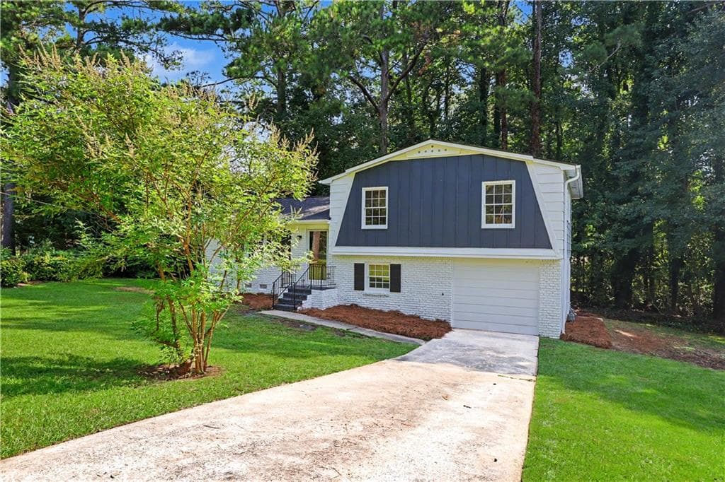 4 bedroom, 3 bathroom, 1,776 sq ft single family residence for sale at 6200 Auburn Drive, Riverdale, GA 30296 — photo 3
