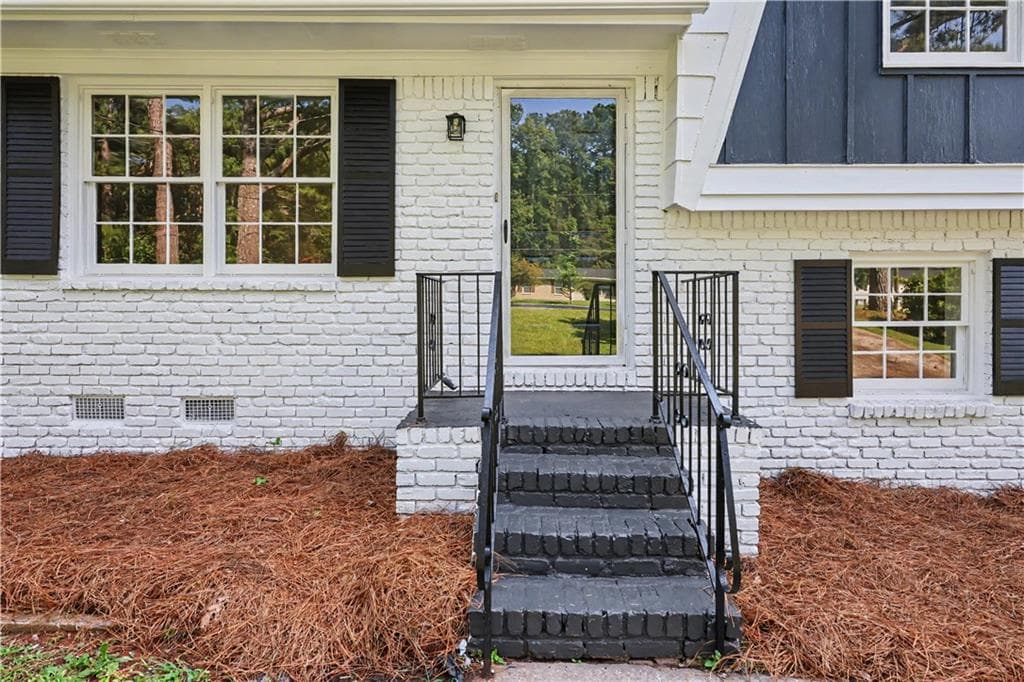 4 bedroom, 3 bathroom, 1,776 sq ft single family residence for sale at 6200 Auburn Drive, Riverdale, GA 30296 — photo 4