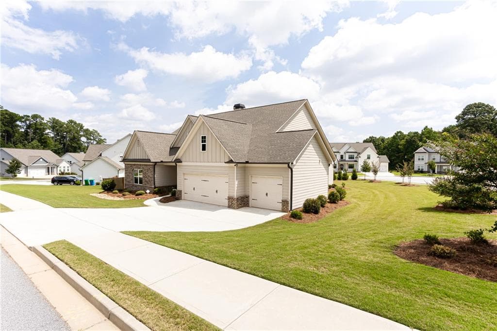 4 bedroom, 3 bathroom, 2,773 sq ft single family residence for sale at 161 Parkers Place, Hoschton, GA 30548 — photo 2