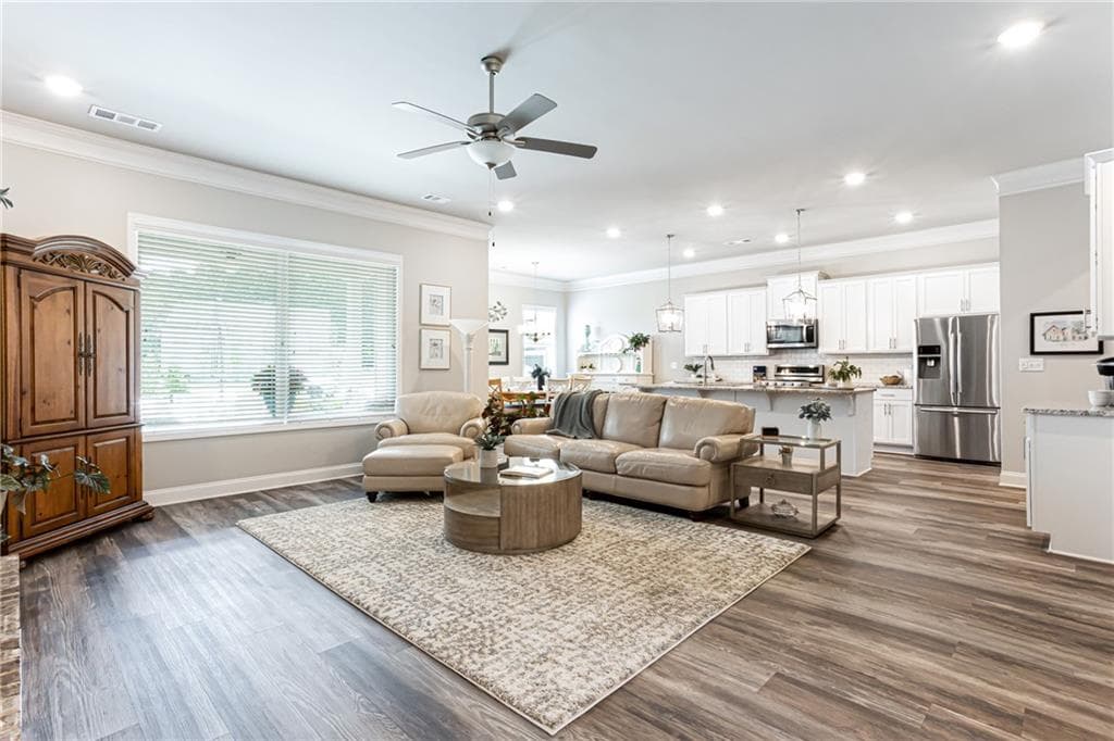 4 bedroom, 3 bathroom, 2,773 sq ft single family residence for sale at 161 Parkers Place, Hoschton, GA 30548 — photo 6
