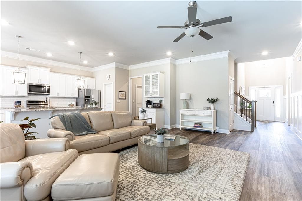 4 bedroom, 3 bathroom, 2,773 sq ft single family residence for sale at 161 Parkers Place, Hoschton, GA 30548 — photo 7