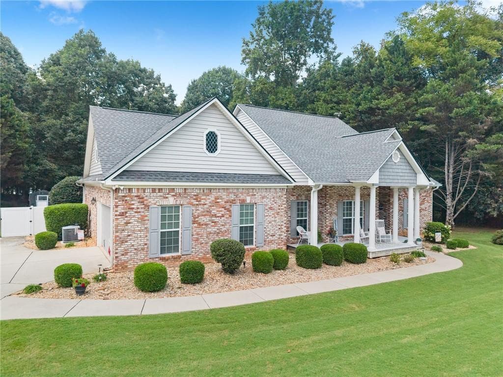 3 bedroom, 2 bathroom, 2,180 sq ft single family residence under contract at 227 Still Water Lane, Jefferson, GA 30549 — photo 5