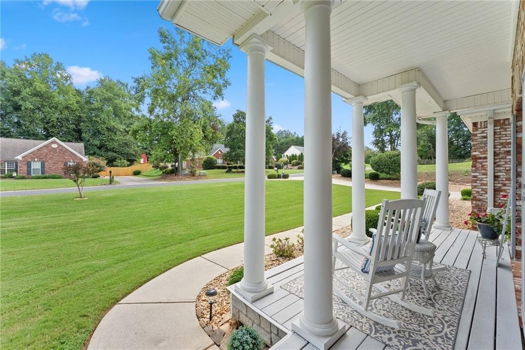 3 bedroom, 2 bathroom, 2,180 sq ft single family residence under contract at 227 Still Water Lane, Jefferson, GA 30549 — photo 7