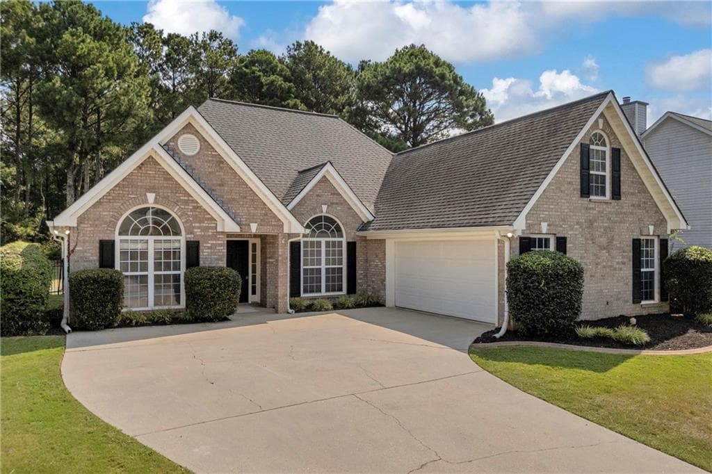 3 bedroom, 2 bathroom, 2,112 sq ft single family residence under contract at 2920 Meadow Gate Way, Loganville, GA 30052 — photo 4