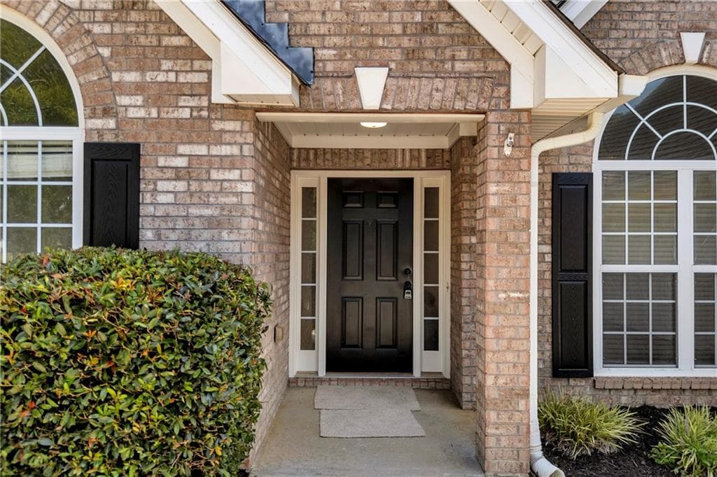 3 bedroom, 2 bathroom, 2,112 sq ft single family residence under contract at 2920 Meadow Gate Way, Loganville, GA 30052 — photo 10