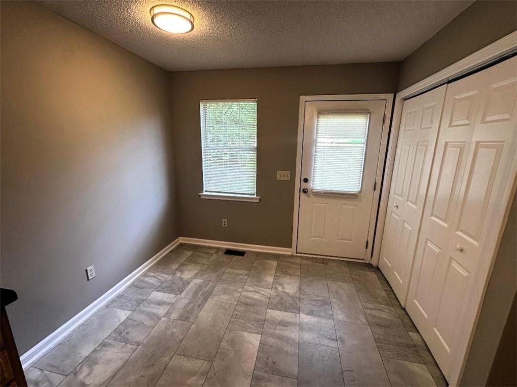 3 bedroom, 2 bathroom, 1,112 sq ft single family residence under contract at 879 Buck Boulevard, Calhoun, GA 30701 — photo 9