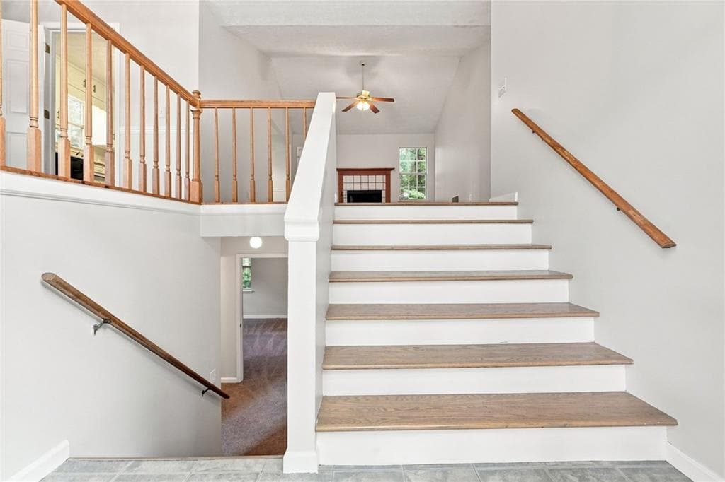 4 bedroom, 3 bathroom, 2,165 sq ft single family residence for sale at 6715 Dogwood Point Lane, Tucker, GA 30084 — photo 3