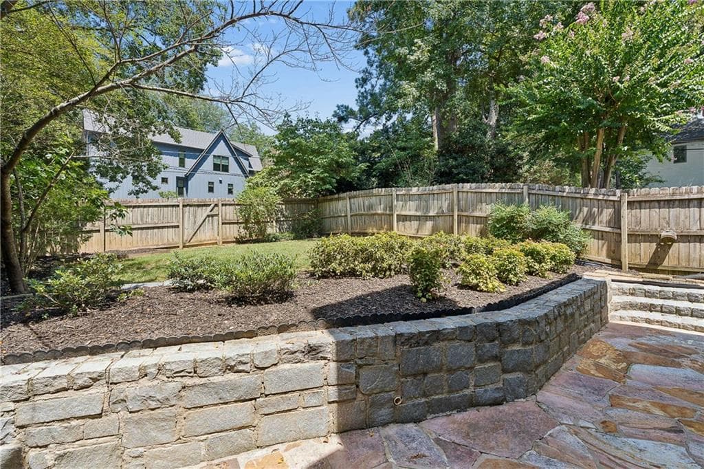3 bedroom, 3 bathroom, 1,415 sq ft townhouse for sale at 2318 Colonial Drive, Atlanta, GA 30319 — photo 5