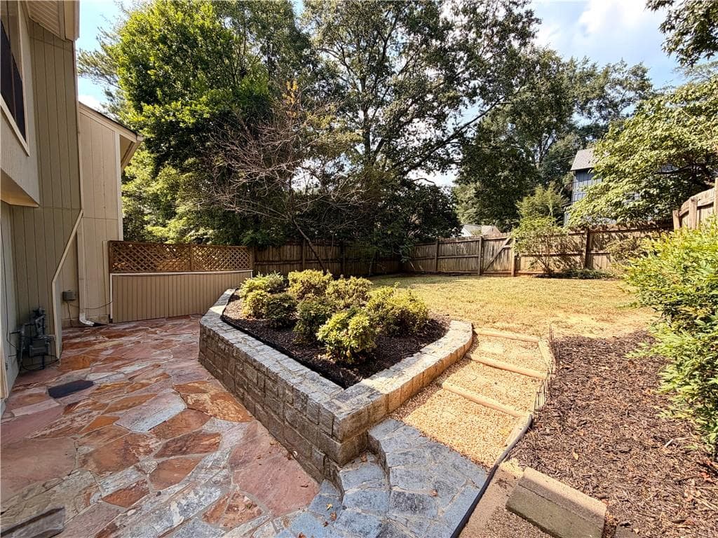 3 bedroom, 3 bathroom, 1,415 sq ft townhouse for sale at 2318 Colonial Drive, Atlanta, GA 30319 — photo 6