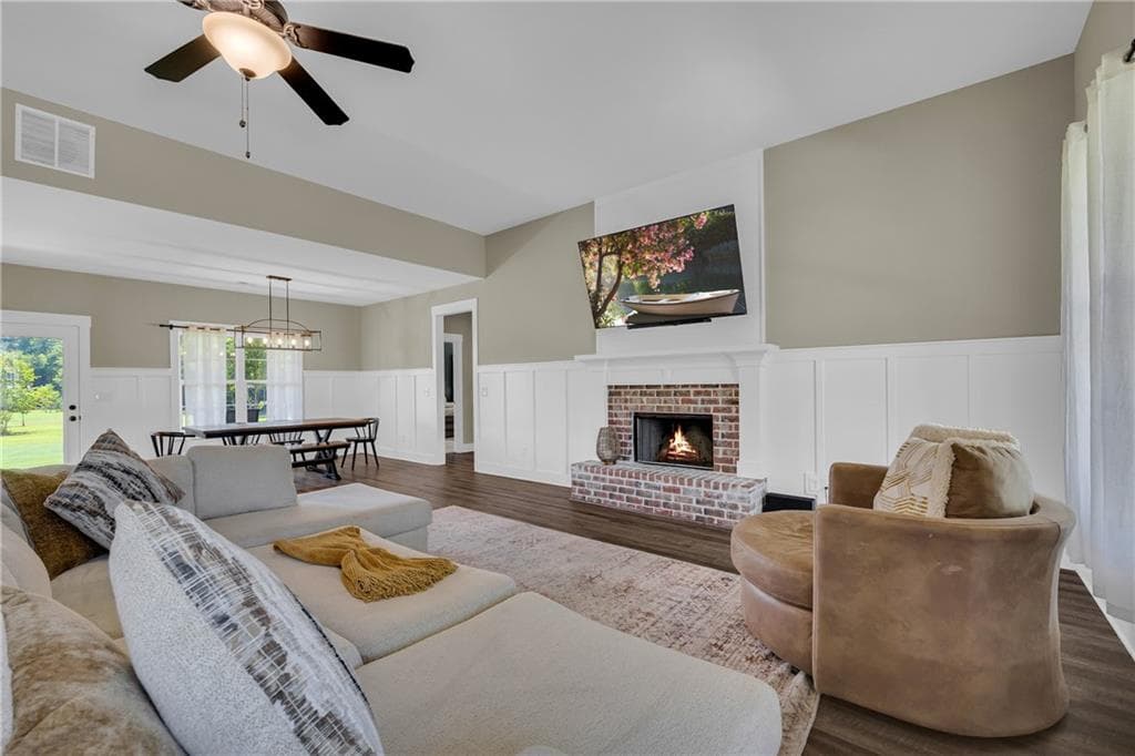 4 bedroom, 3 bathroom, 2,162 sq ft single family residence for sale at 85 Woodfin Way, Social Circle, GA 30025 — photo 3