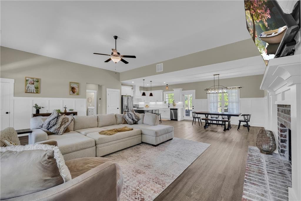 4 bedroom, 3 bathroom, 2,162 sq ft single family residence for sale at 85 Woodfin Way, Social Circle, GA 30025 — photo 4